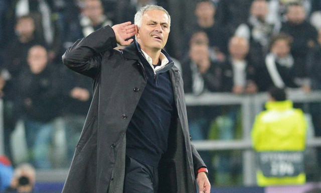 Επική τούμπα του Μουρίνιο στον πάγο! (pics)