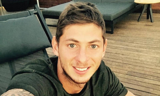 Σάλα: Ξεκίνησε η προσπάθεια ανάκτησης της σορού από το βυθό της Μάγχης - Στο «κόκκινο» η αγωνία