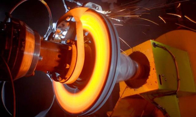 Δείτε τη Bugatti να δοκιμάζει δαγκάνες φρένων τιτανίου από 3D εκτυπωτή και από τα 375 χλμ/ώρα