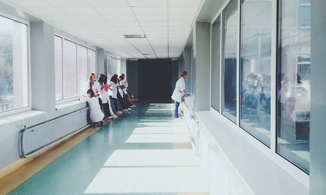 Πάτρα: Εξιτήριο πήρε ο 7χρονος που καταπλακώθηκε από καγκελόπορτα στον Πύργο