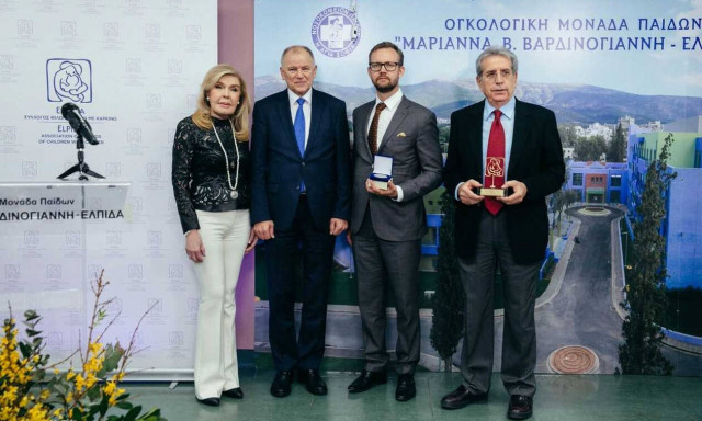 Ο Ευρωπαίος Επίτροπος Υγείας επισκέφθηκε την Ογκολογική Μονάδα Παίδων «ΕΛΠΙΔΑ»