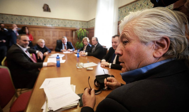 Τελεσίγραφο Καμμένου σε Παπαχριστόπουλο: Σε διαγράφω αν δεν παραδώσεις την έδρα μέχρι αύριο