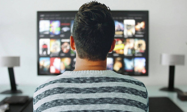 Πέθανε γνωστός ηθοποιός σε ηλικία 58 ετών (Pics+Vids)