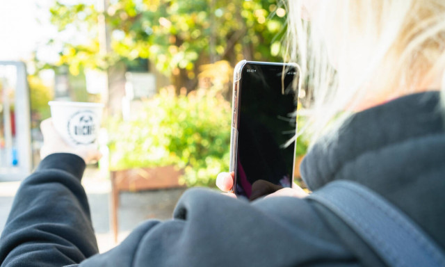 Αυτές είναι οι 4 γυναικείες συνήθειες στα social media που σιχαίνονται οι άντρες 