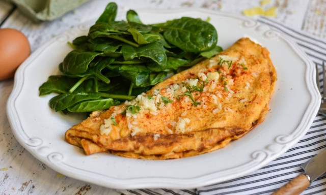 Η συνταγή της ημέρας: Ομελέτα με πατατάκια