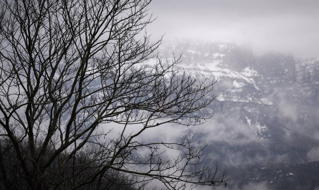Καιρός τώρα: Ο χειμώνας είναι εδώ - Έρχεται χιονιάς και κατακόρυφη πτώση της θερμοκρασίας (pics) 