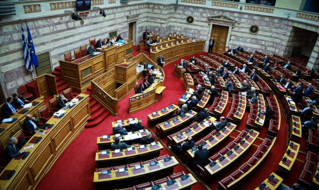 Βουλή Live: Η «μάχη» της Συνταγματικής Αναθεώρησης - Παράταση μίας ημέρας στη συζήτηση