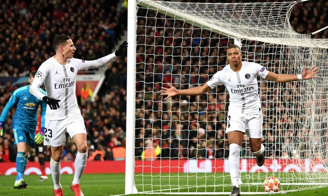 Champions League: «Πάρτι» της Παρί στο Μάντσεστερ 