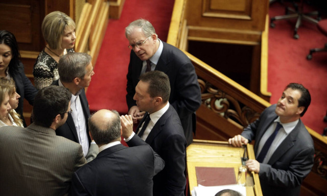 Συνταγματική αναθεώρηση: «Πόλεμος» Παπακώστα – Γεωργιάδη για την ευθύνη υπουργών