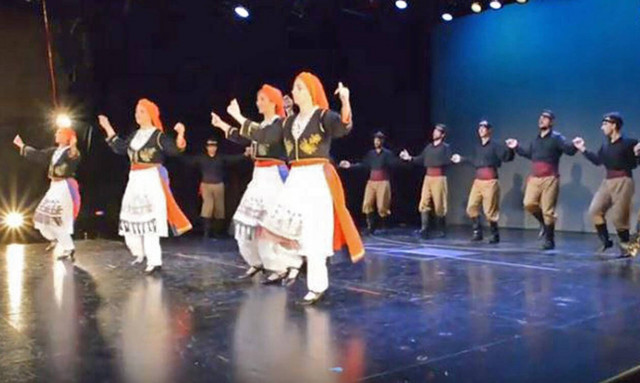 Τέτοιο Μαλεβιζιώτη δεν «χορταίνουμε» να τον βλέπουμε ξανά και ξανά