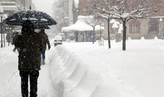 Καιρός: Έτσι θα σκεπάσει η «Χιόνη» τη χώρα - Πού και πότε θα χιονίσει (vid)