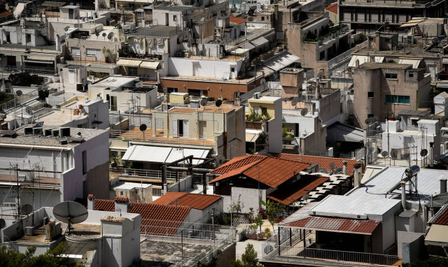 «Κλείδωσε» η συμφωνία Κυβέρνησης - τραπεζών: Προστατεύεται η α' κατοικία έως 250.000 ευρώ