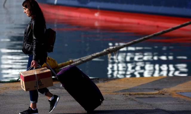 Ferries departing from Piraeus and Rafina port; no service from Lavrio