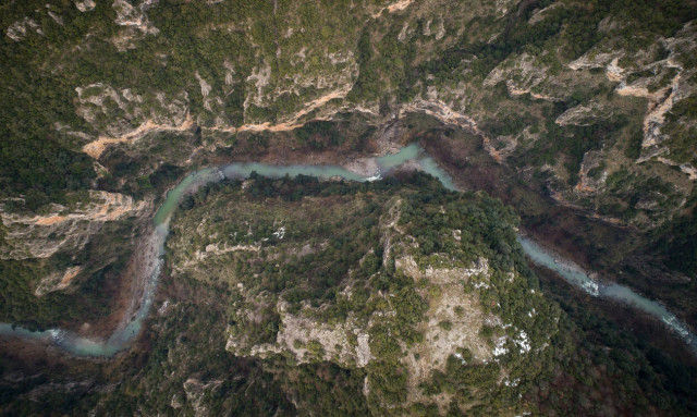 Ζήστε μία μοναδική εμπειρία στο Φαράγγι του Βίκου (pics)