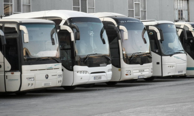 ΣΟΚ στην Κορώνη: Λιποθύμησε οδηγός σχολικού -  Η κίνηση του μαθητή που έσωσε ζωές