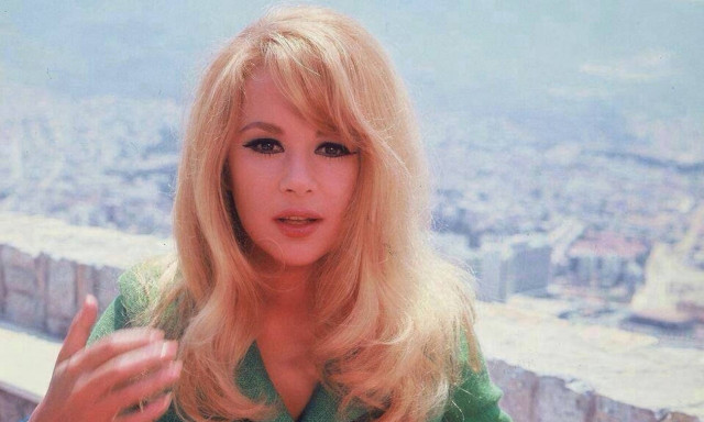 Γεννήθηκε χθες (15/02) η... νέα Αλίκη Βουγιουκλάκη: Στιγμές χαράς στην οικογένεια (pics)