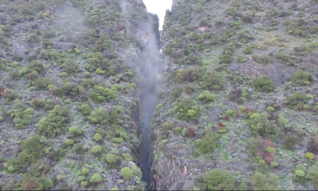 Κρήτη: Μοναδικό θέαμα από τον «Καπνιστή» της Άρβης