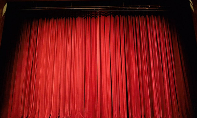 Δραματικές ώρες στην Αίγινα: Μυστήριο με την εξαφάνιση θιασάρχη – Τεράστια κινητοποίηση (pics)