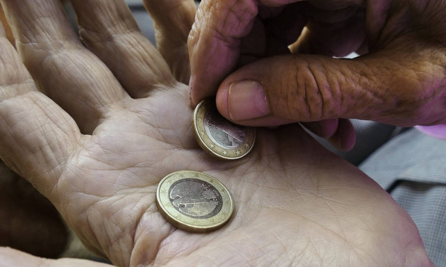 Συντάξεις χηρείας: Τι δικαιούνται σύζυγοι και παιδιά - Όλες οι αλλαγές