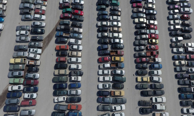 Έτσι θα αγοράσετε αυτοκίνητο από 300 ευρώ και μοτοσυκλέτες από 100 ευρώ (πίνακες)