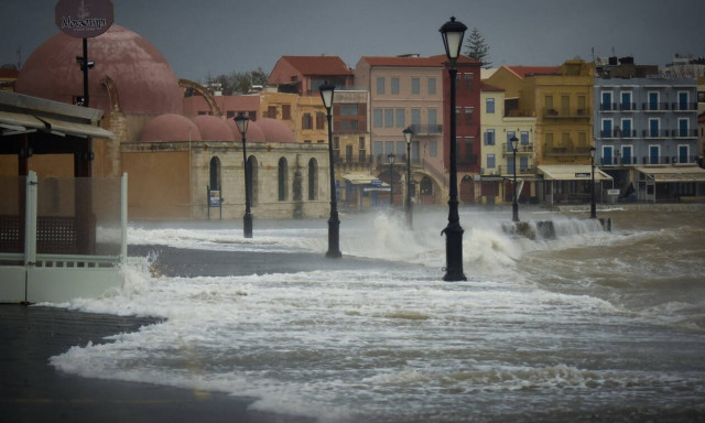 Καιρός: Γρήγορη άνοδο θα παρουσιάσει η θερμοκρασία - «Βούλιαξε» η Κρήτη