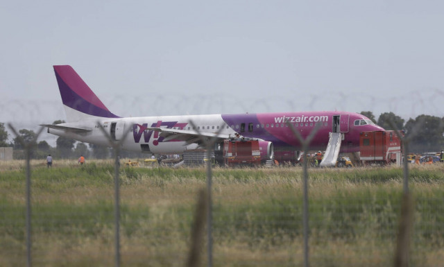 Πανικός στη Ρώμη: Ξέσπασε φωτιά στο αεροδρόμιο Τσιαμπίνο - Ακυρώνονται δεκάδες πτήσεις (Pics)