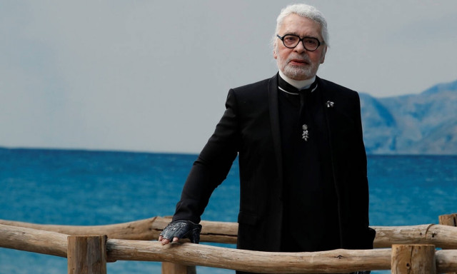 Καρλ Λάγκερφελντ: Η μόδα αποχαιρετά τον σχεδιαστή - «Σήμερα χάσαμε μια δημιουργική ιδιοφυΐα»