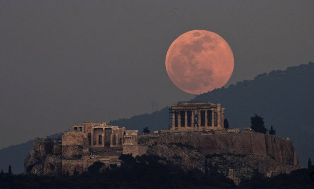 Υπερπανσέληνος 2019: «Καθήλωσε» όλον τον πλανήτη η «σούπερ χιονισμένη σελήνη» - Δείτε φωτογραφίες