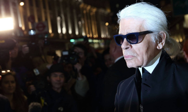 Karl Lagerfeld: Ποιος ήταν ο διάσημος σχεδιαστής μόδας 