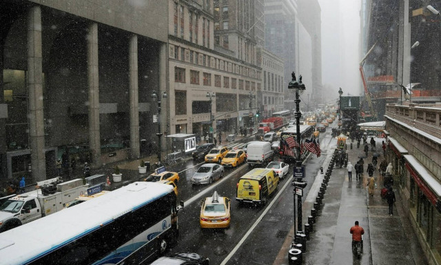 Σφοδρή κακοκαιρία πλήττει τις ΗΠΑ: Ακυρώθηκαν εκατοντάδες πτήσεις (vid)