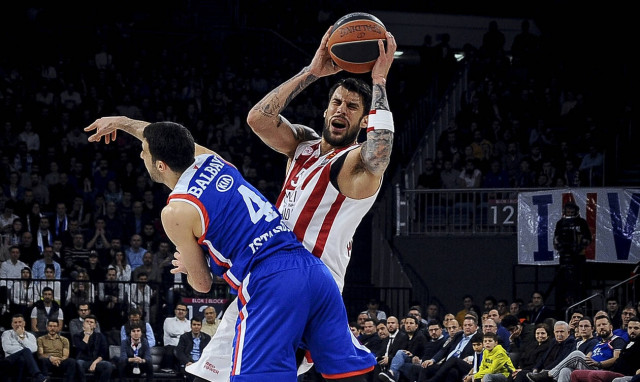 Αναντολού Εφές-Ολυμπιακός 75-65: Ξέμεινε από δυνάμεις και αποχαιρέτησε την τετράδα 