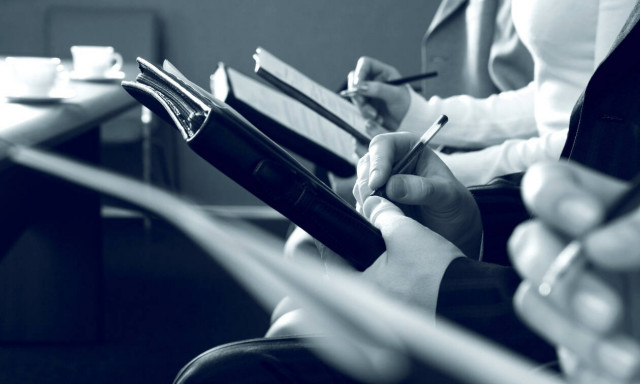 Τα «ανοιχτά μέτωπα» στην οικονομία, πλήττουν την επιχειρηματικότητα