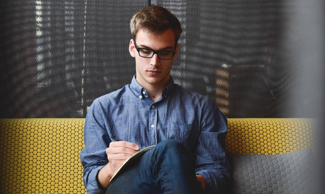 ΟΑΕΔ: Είστε μέχρι 29 ετών και άνεργοι; Αυτά τα προγράμματα σας ενδιαφέρουν