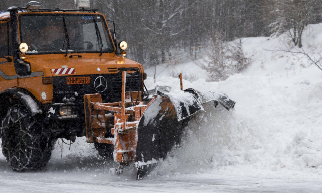 Parnitha Avenue closed due to snow