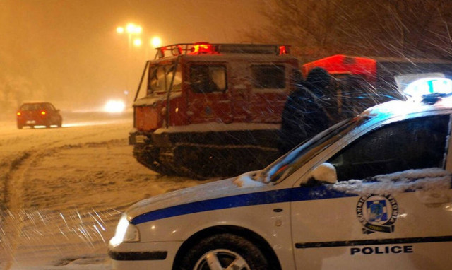 Απεγκλωβίστηκαν οι δύο οικογένειες στην Πάρνηθα