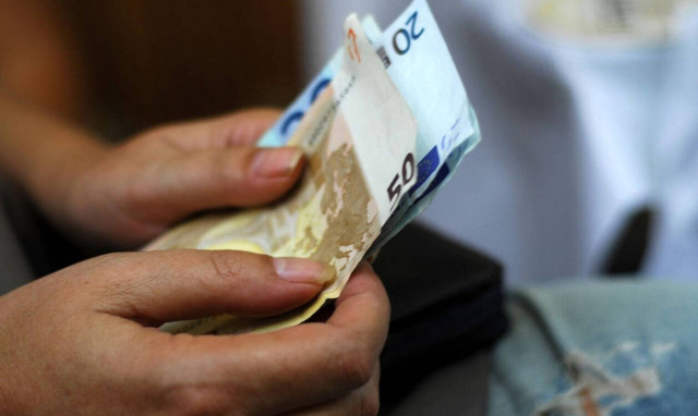 Κοινωνικό Εισόδημα Αλληλεγγύης (ΚΕΑ): Πότε θα πληρωθούν οι δικαιούχοι