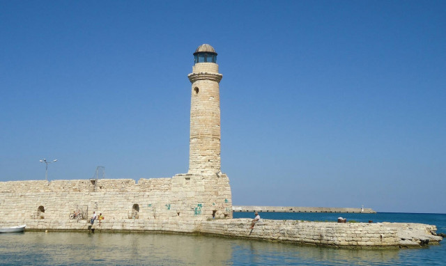 «Ρεσιτάλ» Μαλεβιζιώτη από Κρητικοπούλα στη Μαρίνα Ρεθύμνου