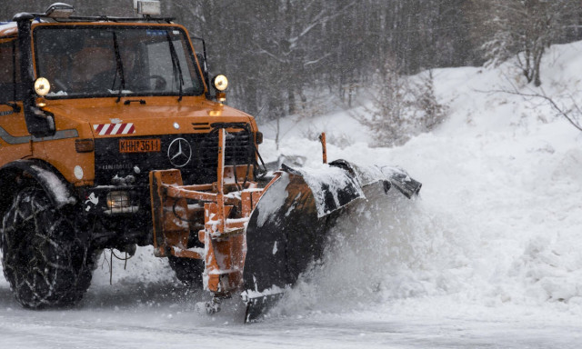 Κακοκαιρία «Ωκεανίς»: Τα χιόνια έφτασαν στην Αττική - Ποιοι δρόμοι είναι κλειστοί