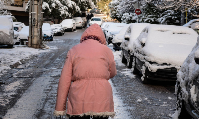 Κακοκαιρία: Σε πλήρη εξέλιξη η επέλαση της «Ωκεανίδας» - Χιόνι και στα Βόρεια Προάστια της Αττικής 