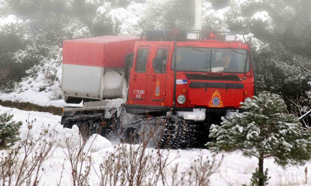 Κακοκαιρία: Αίσιο τέλος σε επιχείρηση απεγκλωβισμού 75χρονου τραυματισμένου στην Εύβοια (pics)