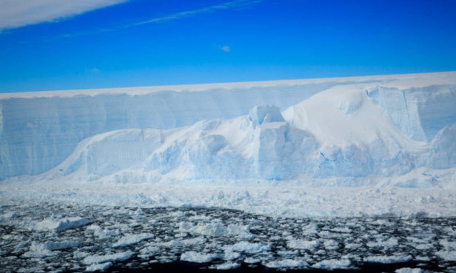 Ανακοίνωση - ΣΟΚ της NASA: Παγόβουνο - γίγαντας απειλεί την ανθρωπότητα