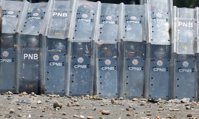 Βενεζουέλα: Τουλάχιστον 42 τραυματίες στη γέφυρα Σιμόν Μπολίβαρ