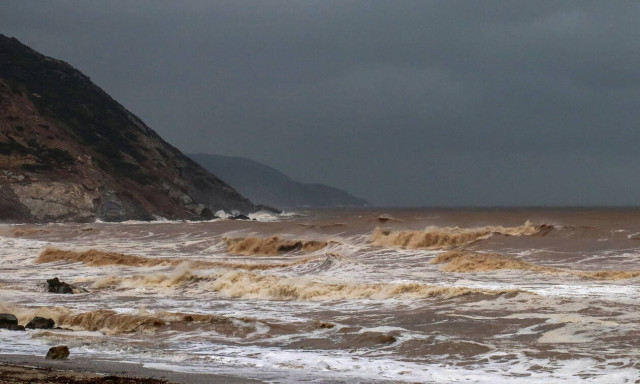 Καιρός ΤΩΡΑ - Ωκεανίς: Υποχωρούν τα φαινόμενα - Νέα επιδείνωση από την Τετάρτη (pics)