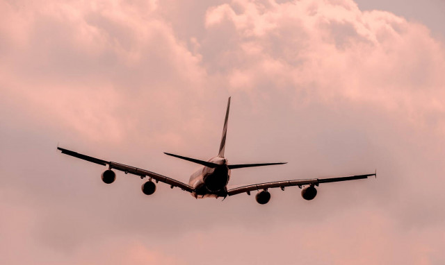 Πανικός σε πτήση Αθήνα - Λήμνος: Λιπόθυμους επιβάτες παρέλαβαν τα ασθενοφόρα