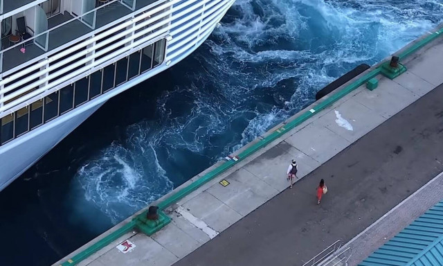 Κρουαζιερόπλοιο εγκατέλειψε δύο ταξιδιώτες στις... Μπαχάμες (vid)