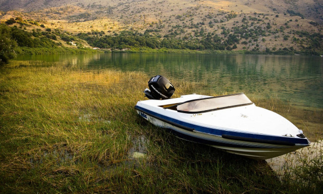 Πρωτοφανή πλάνα από την πλημμυρισμένη Λίμνη Κουρνά (vid)