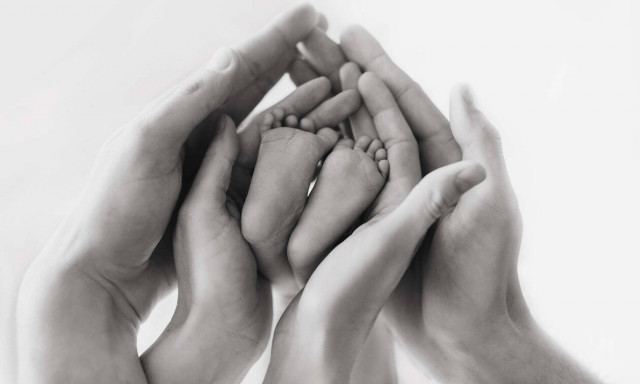 Σάλος! Καταργούνται οι λέξεις «μαμά» και «μπαμπάς»