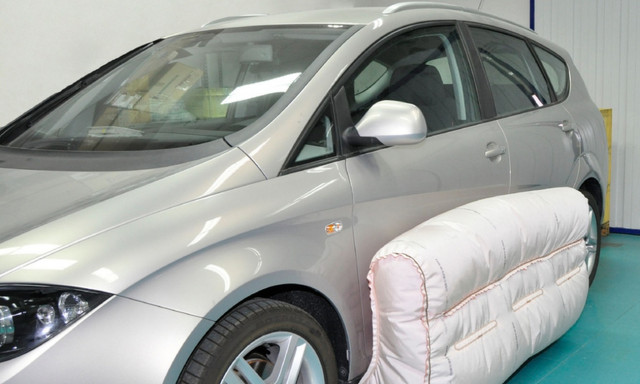 Η ZF δημιουργεί τους πρώτους εξωτερικούς αερόσακους