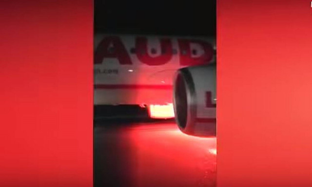 Λονδίνο: Στιγμές τρόμου για επιβάτες αεροπλάνου - «Το πλήρωμα ούρλιαζε "εκκενώστε", ακούσαμε έκρηξη»