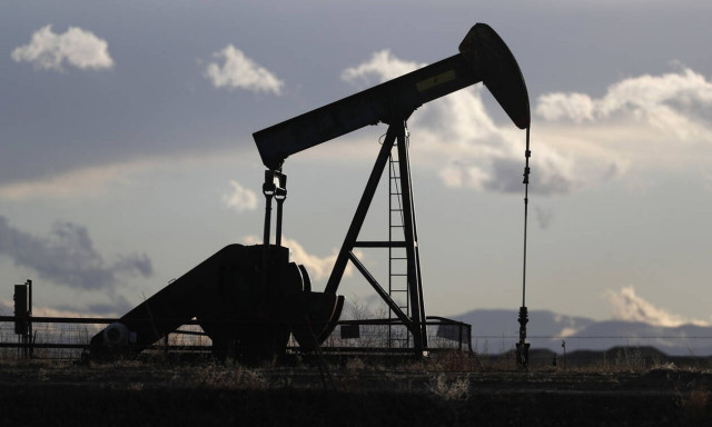 Νέες απώλειες στην Wall Street - Τα αποθέματα έφεραν πτώση στο πετρέλαιο